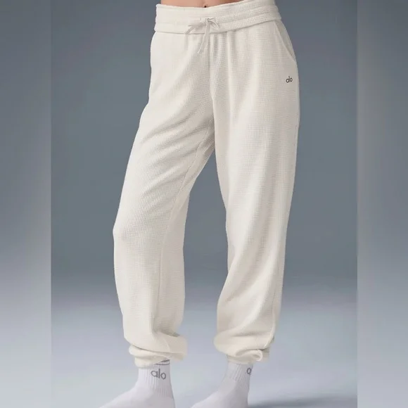 Alo Waffle Weekend Escape Ivory Joggers - Picture 1 of 4